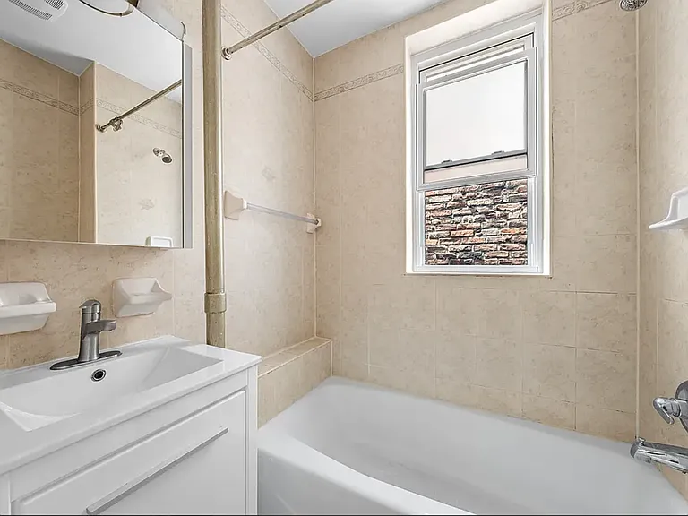 507 E 87th St #116 — Photo 9