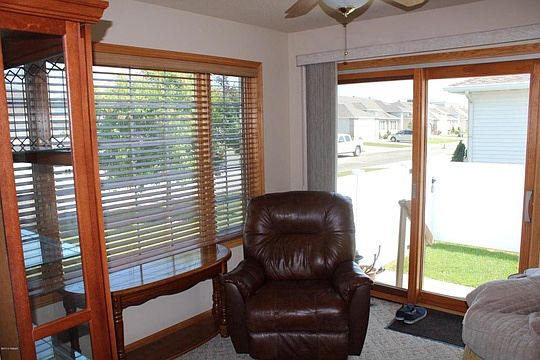 4th image of 1752 Cypress Way