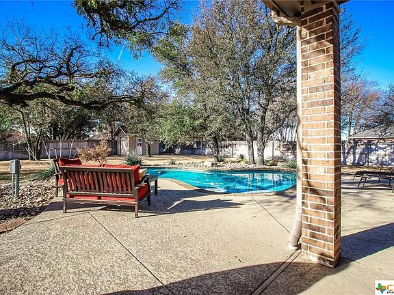3rd image of 1919 Grandview Dr
