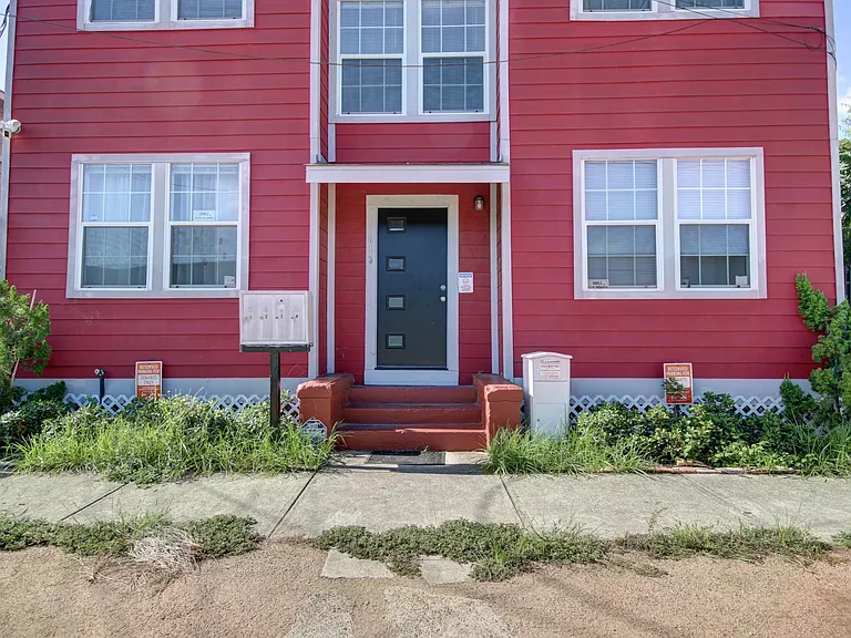 813 Fargo St #2 — Photo 11