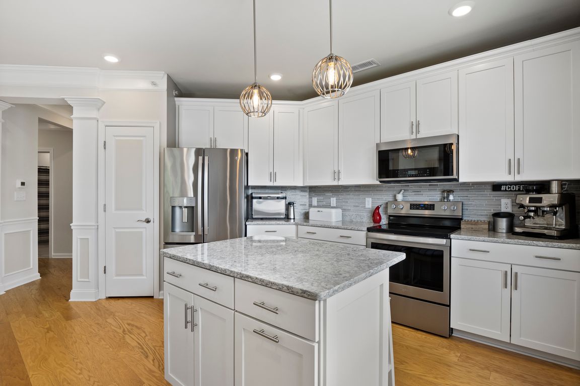 4 Francis Dr 407 Andover MA 16