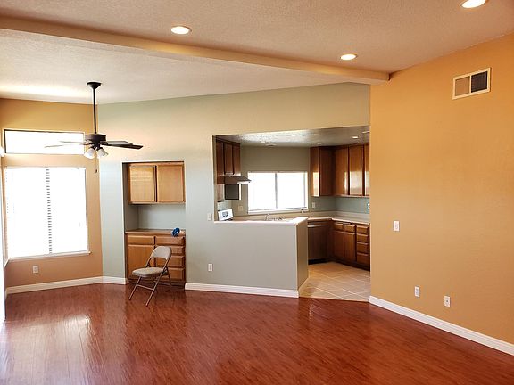 5th image of 26 Brownfield Ln