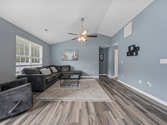 5th image of 505 S View Ct.