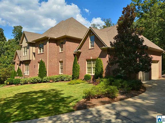 4th image of 300 Stonegate Dr