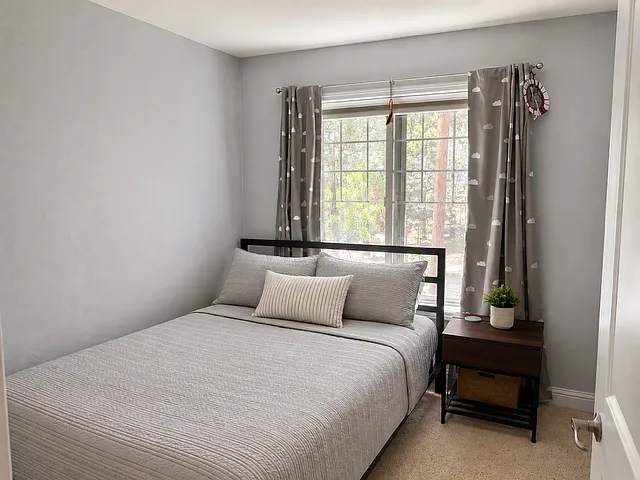 Upstairs Queen Bedroom