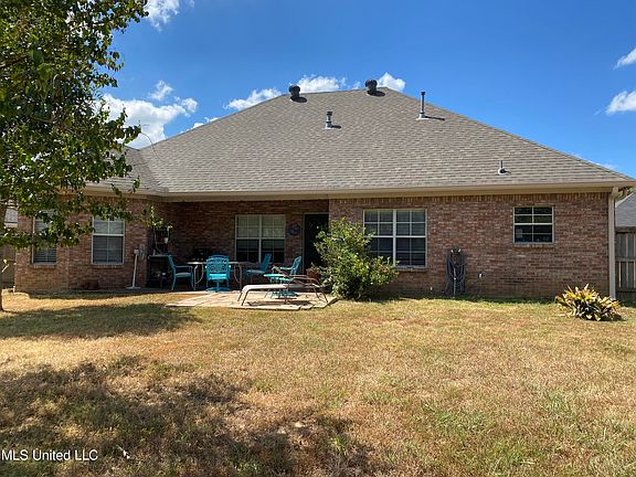 2nd image of 119 Kenzie Dr