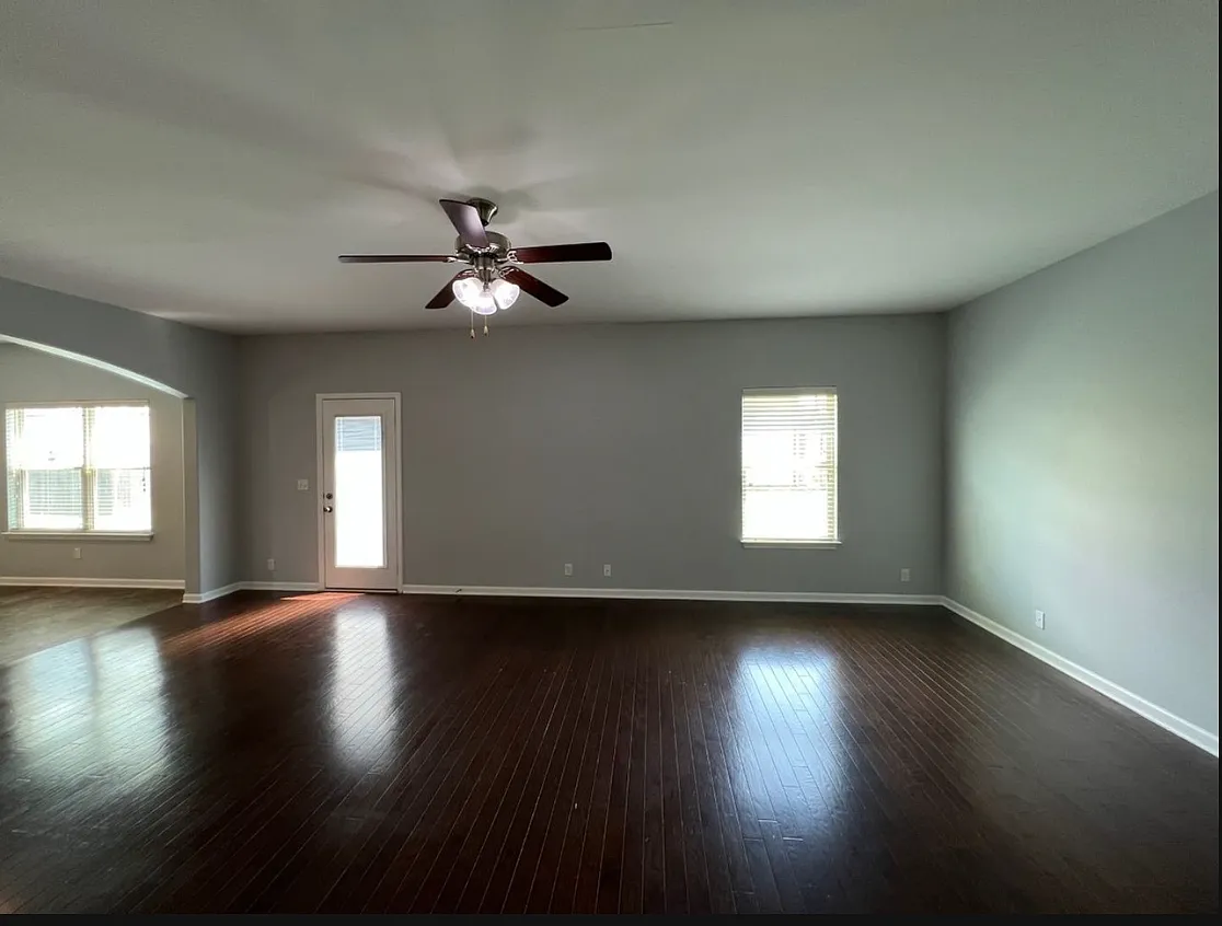 4 bed, 2.5 bath, 2530 sqft, $2,500 — Photo 4