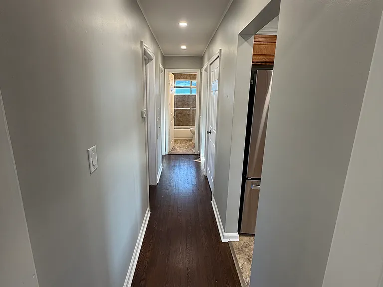 21523 Stephens St — Photo 8