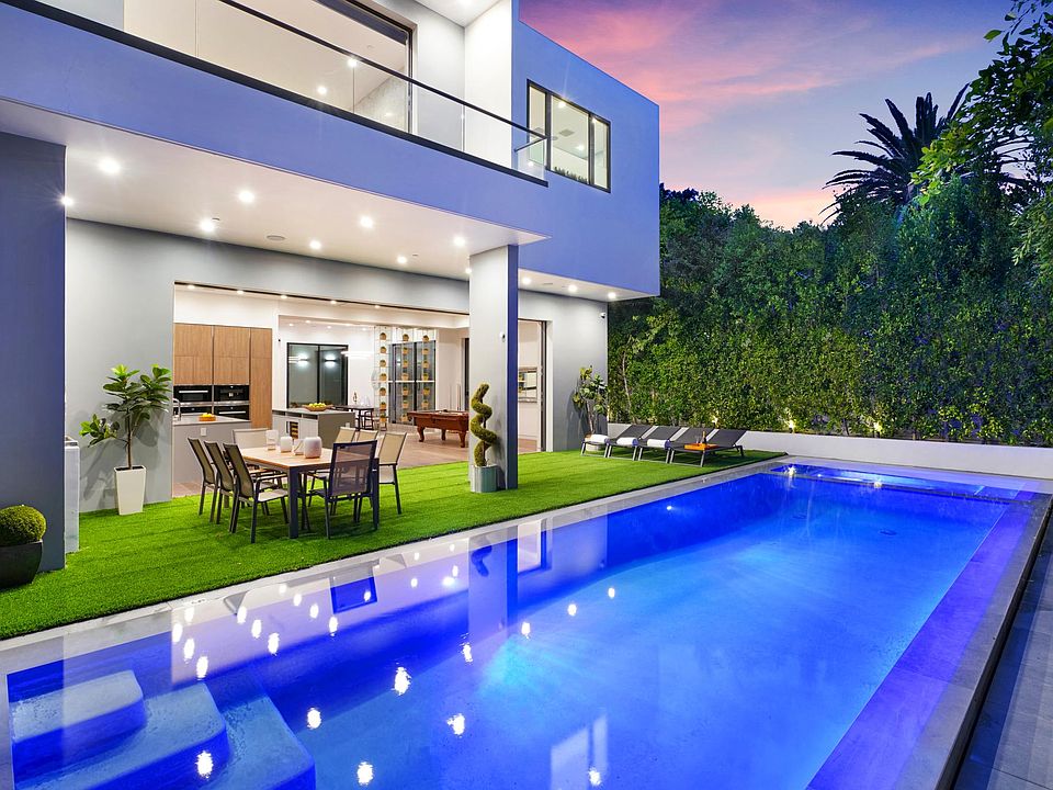 ELEGANT, SAFE & FAMILY NEIGHBORHOOD, PRIVATE BACKYARD, HEATED POOL &_SPA