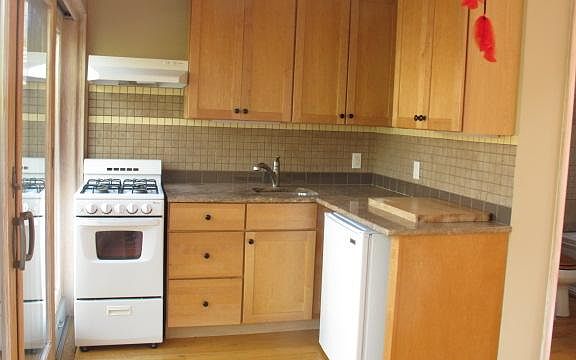 4th image of 3625 Lancaster Ave #2