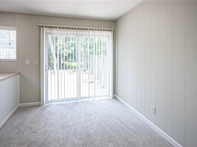 3099 Colonial Way #M — Photo 6