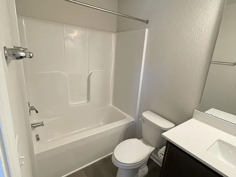 1028 Peony Ln — Photo 14