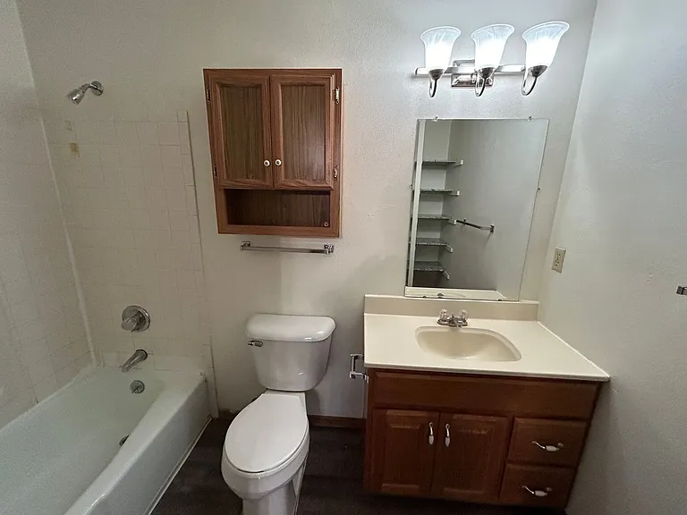 Beloit Brittany Apartments LLC — Photo 11