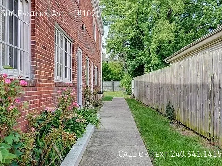 506 Eastern Ave NE #102 — Photo 2