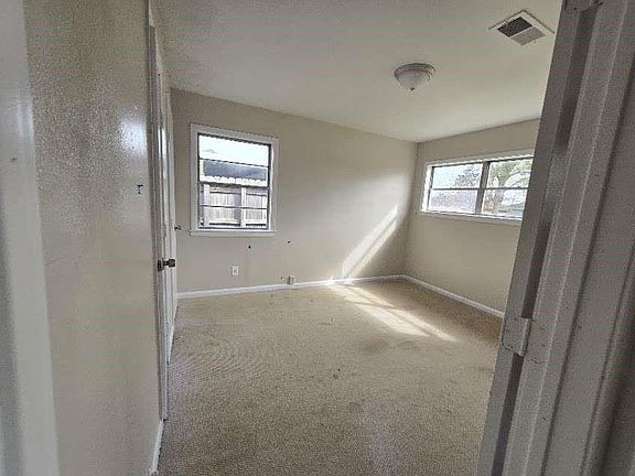 5th image of 704 Grantham Rd