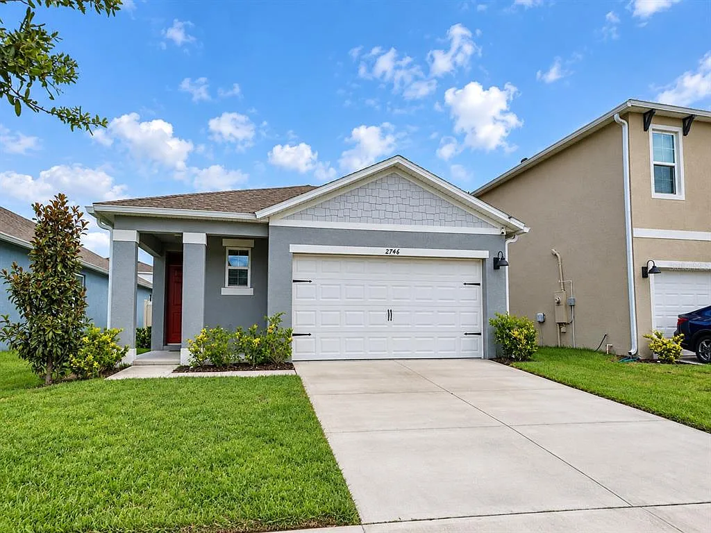 3 bed, 2.0 bath, 1620 sqft, $2,300 — Photo 2