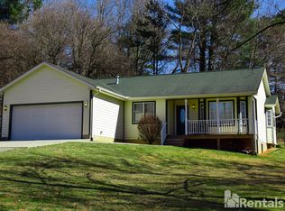185 Acorn Dr, Hendersonville, NC 28792