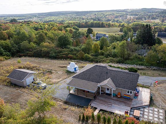 4th image of 36 Beech Hill Rd