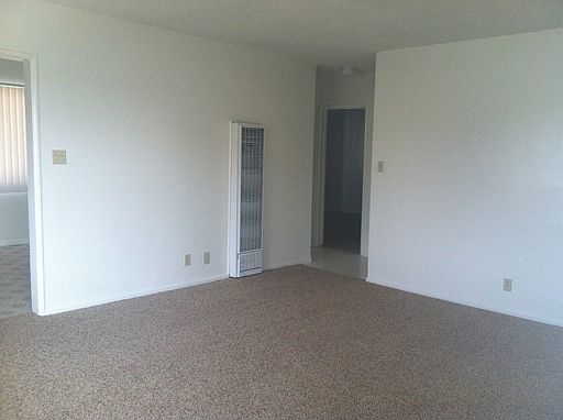 4th image of 4351 W 142nd St APT D