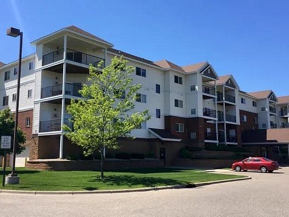 3rd image of 955 31st St W APT 409