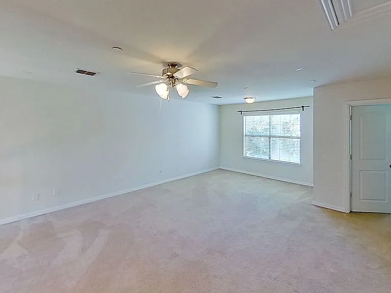 7933 Hannah St — Photo 13
