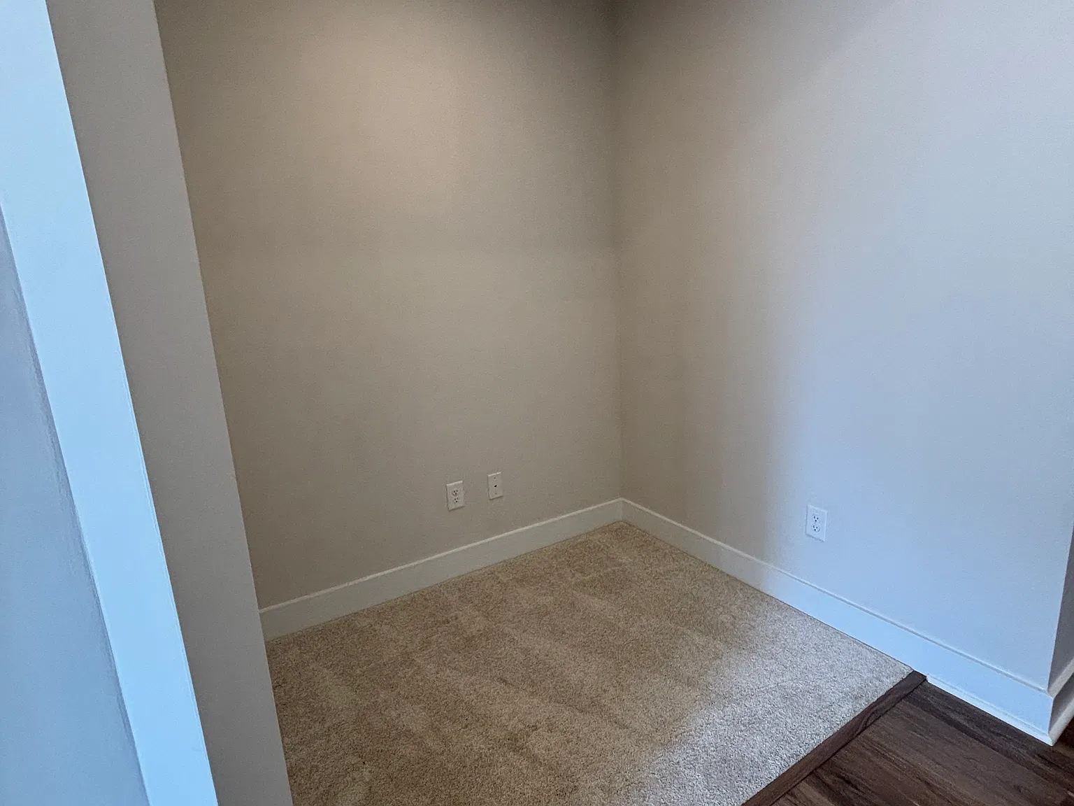 4 bed, 3.5 bath, 2300 sqft, $2,375 — Photo 3