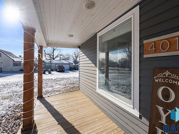 4th image of 401 N Oaks Ave