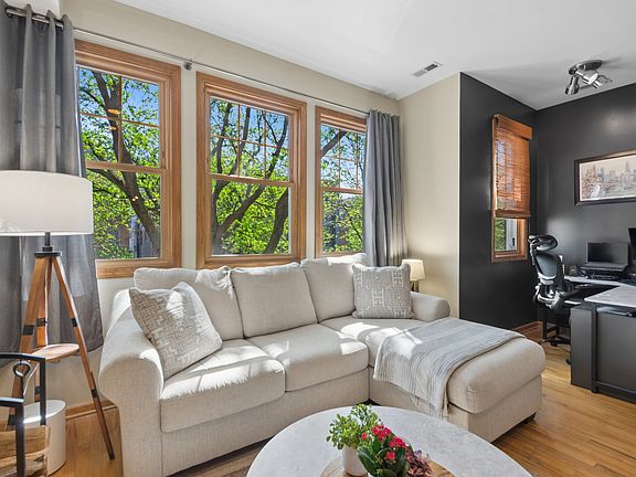 5th image of 2852 N Damen Ave #2