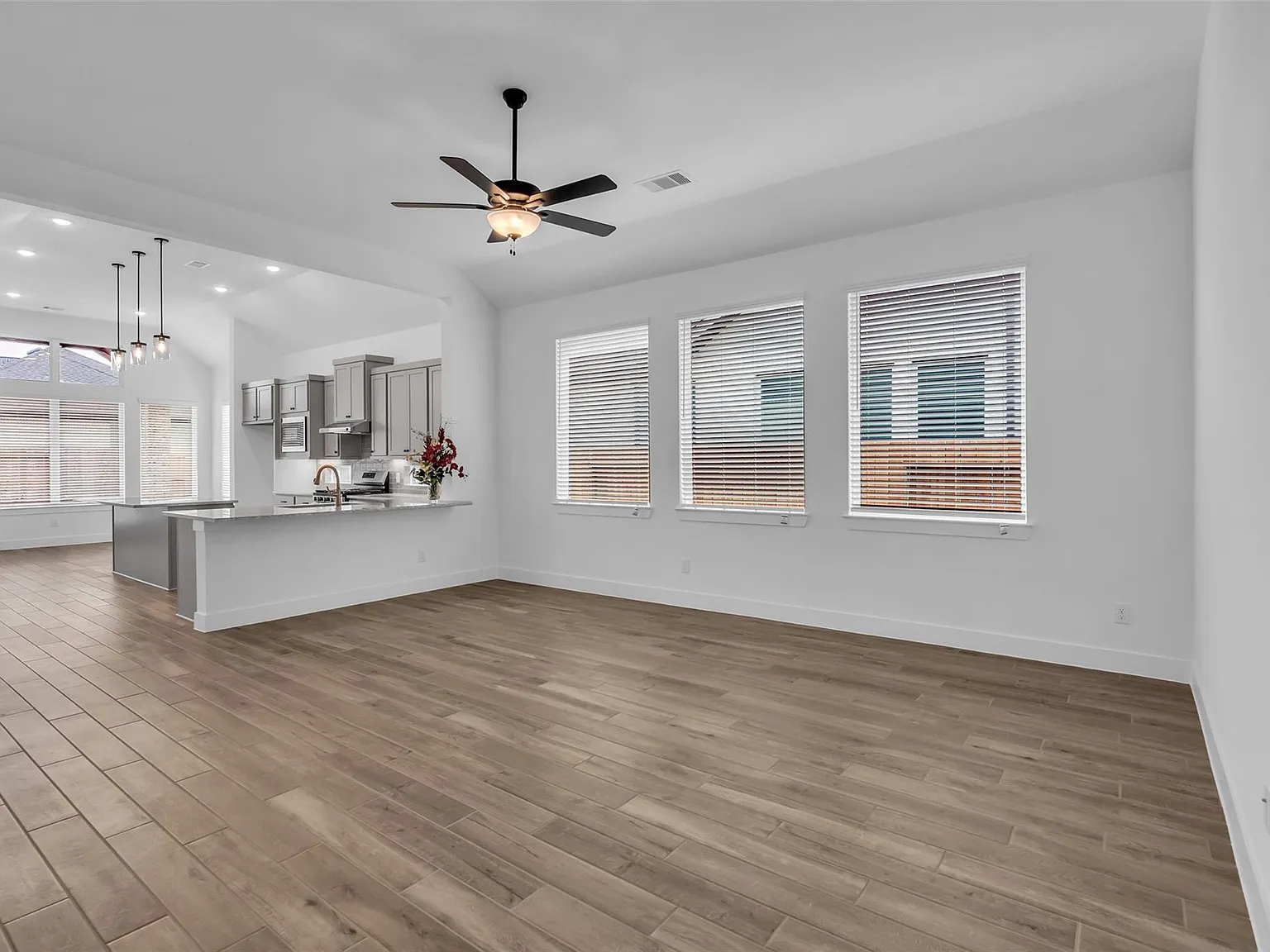 3 bed, 2.5 bath, 2143 sqft, $2,500 — Photo 3