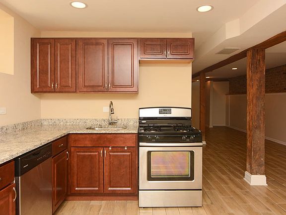 2nd image of 1407 W Erie St #H