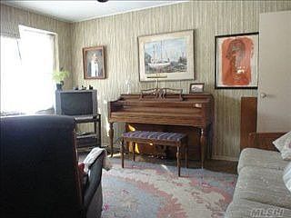 5th image of 6 Horseshoe Ln