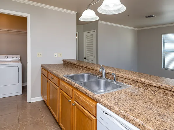 Guidry Row Apartments, 327 N Guidry Rd #105D, Lafayette, LA 70503