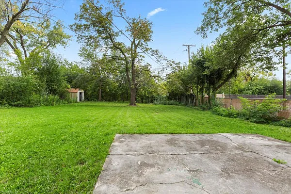 1143 Suffolk Ave — Photo 7