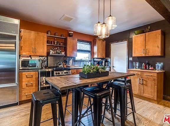 4th image of 717 Brooks Ave
