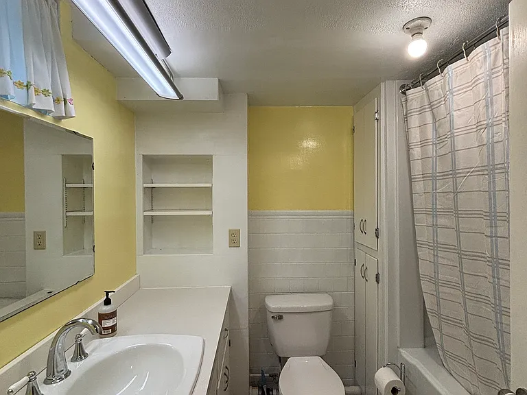 823 S Blakely St — Photo 28
