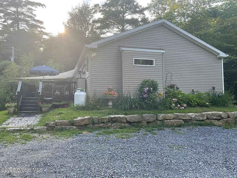3rd image of 447 Wilton Road