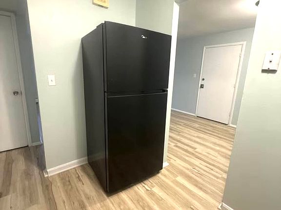 5th image of 2969 Fourtowers Dr APT 2