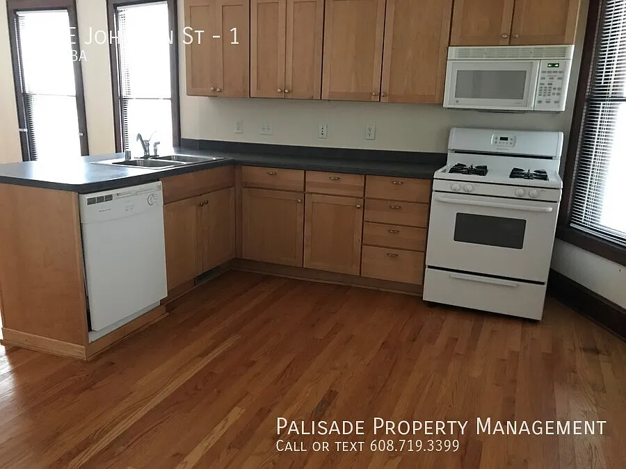 749 E Johnson St — Photo 2