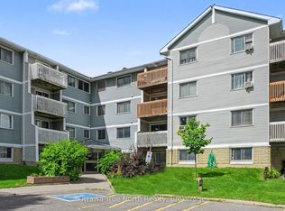 212 Viewmount Dr #218, Ottawa, ON K2E 7X2