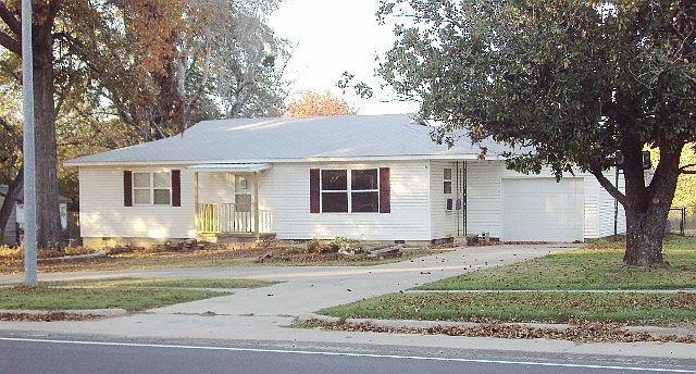 1st image of 301 E Schley St