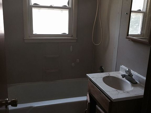 5th image of 1132 2nd St