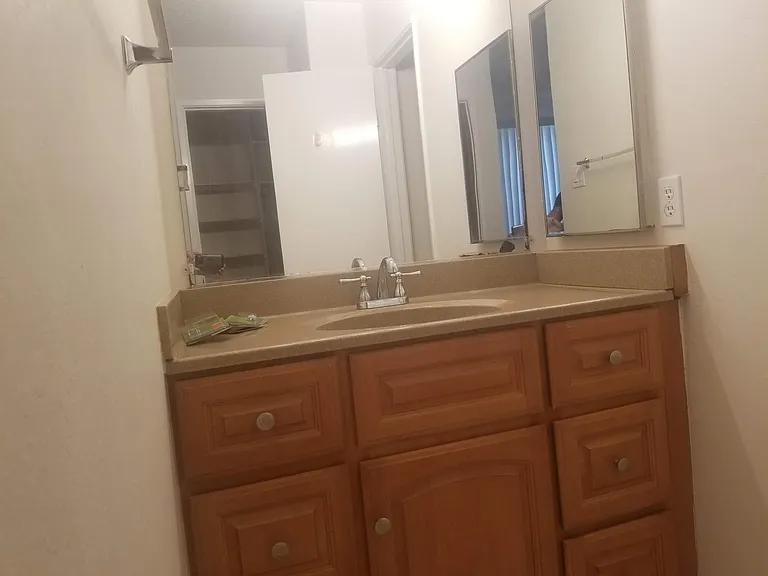 2716 Oak Rd #115 — Photo 12