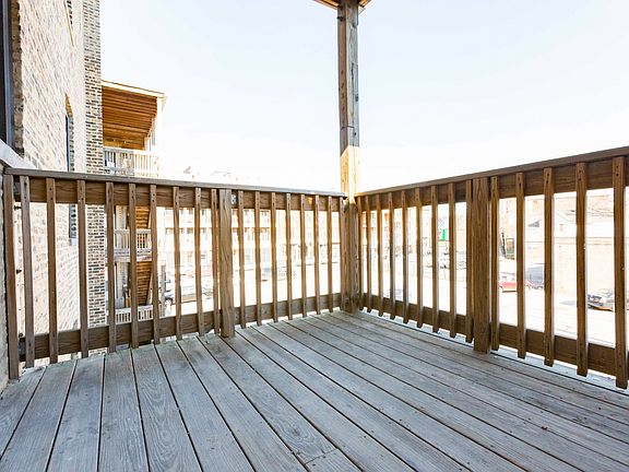 5th image of 3945 N Janssen Ave #3959-2E