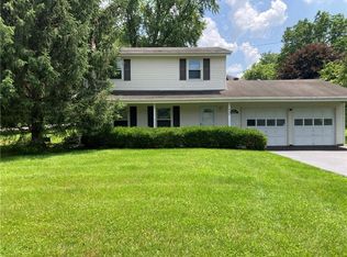 550 Kreag Rd, Pittsford, NY 14534