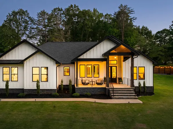 175 Northwood Cir, Wellford, SC 29385