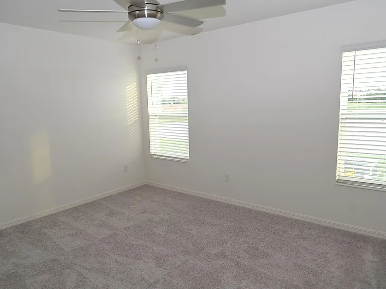 9532 Sandy Bluffs Cir — Photo 18
