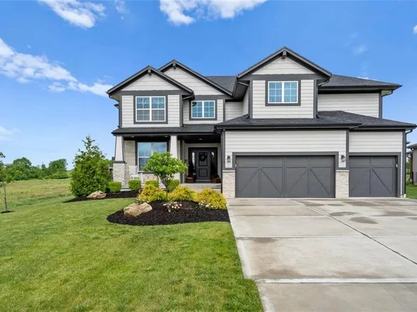 5910 Belmont Dr, Shawnee, KS 66226