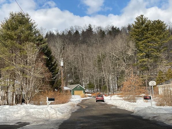4 Metacomet Cir, Belchertown, MA 01007