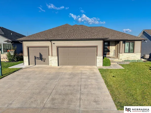 9746 S 79th St, Lincoln, NE 68516