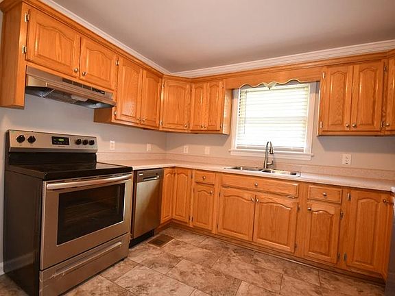 4th image of 5 Belvoir Cir